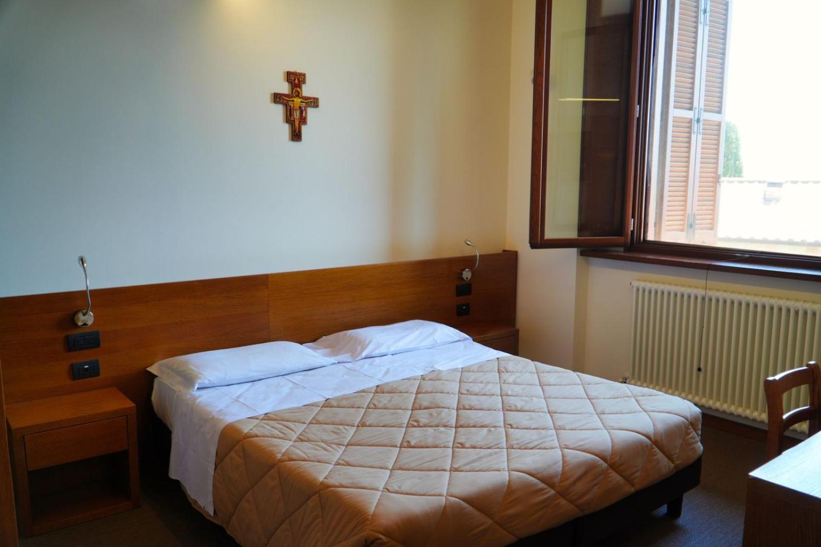 Hotel Domus Laetitiae Assisi Esterno foto
