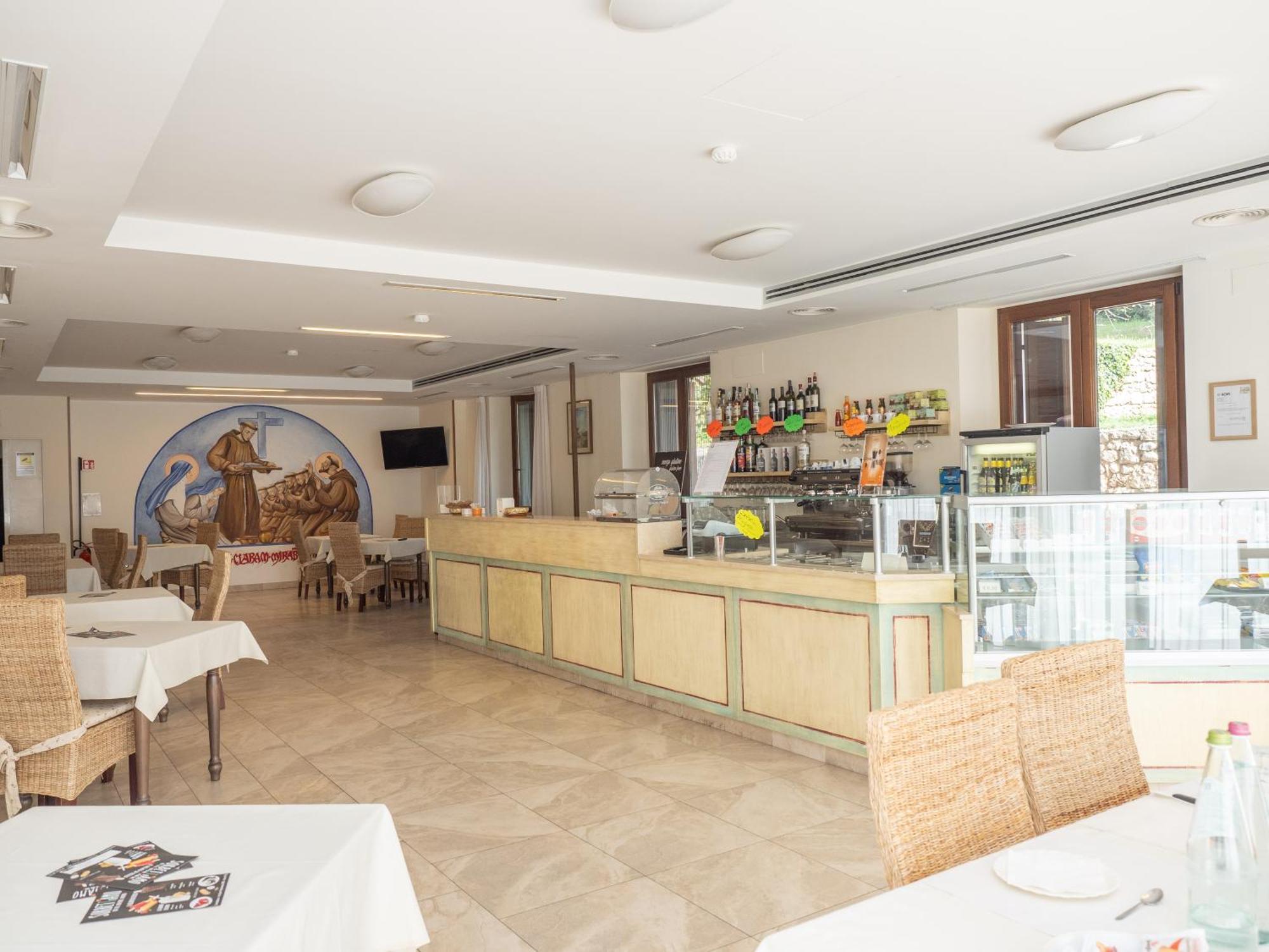 Hotel Domus Laetitiae Assisi Esterno foto