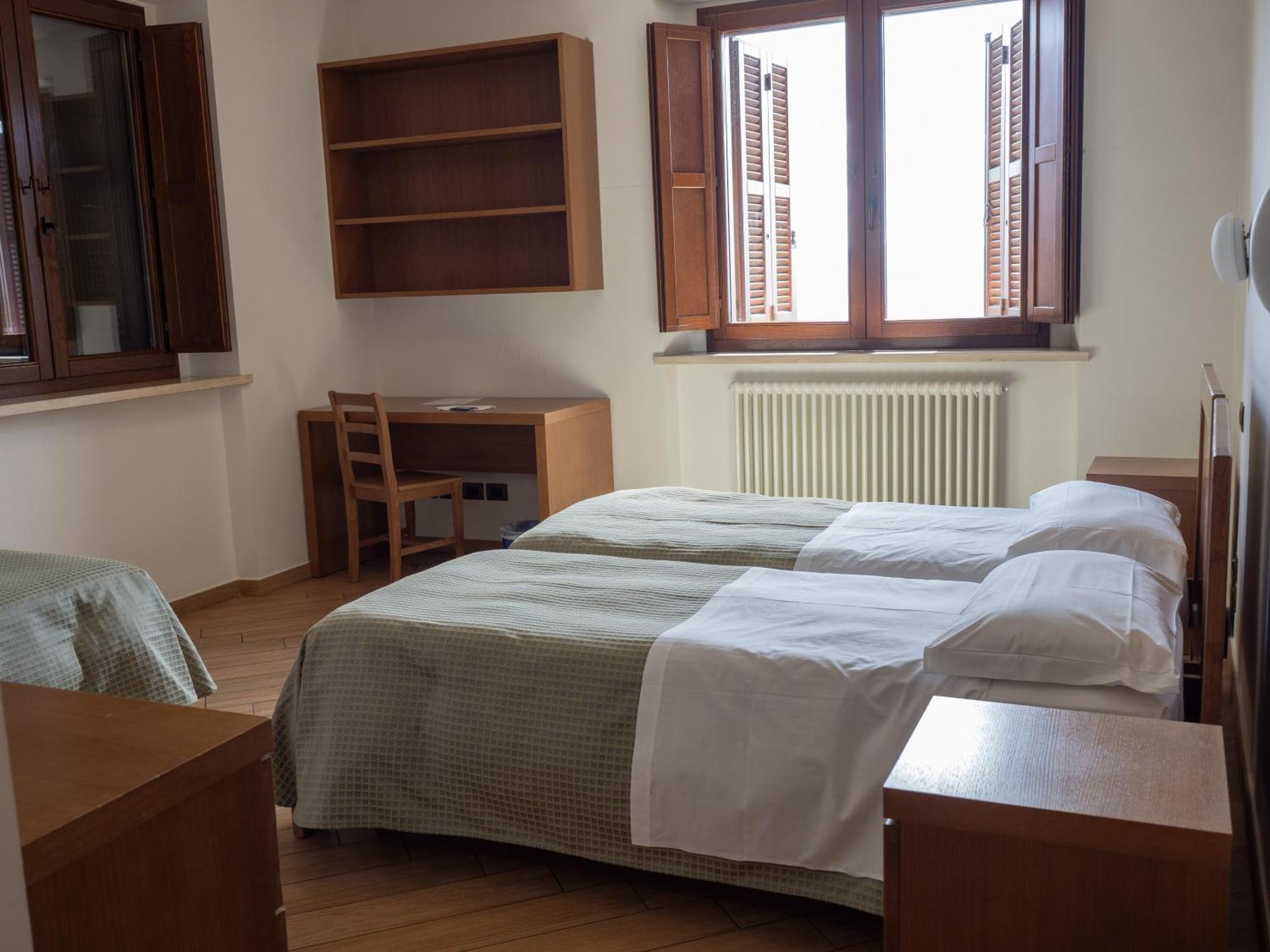 Hotel Domus Laetitiae Assisi Esterno foto